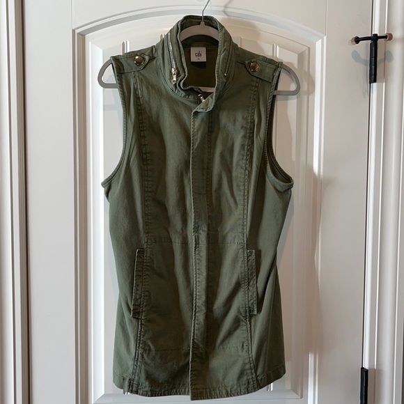 CABI explorer utility vest army green olive green size S
gorpcore outdoorsy - Picture 1 of 12